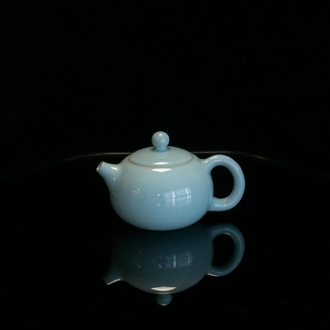 ru porcelain teapot. chinese ru ware