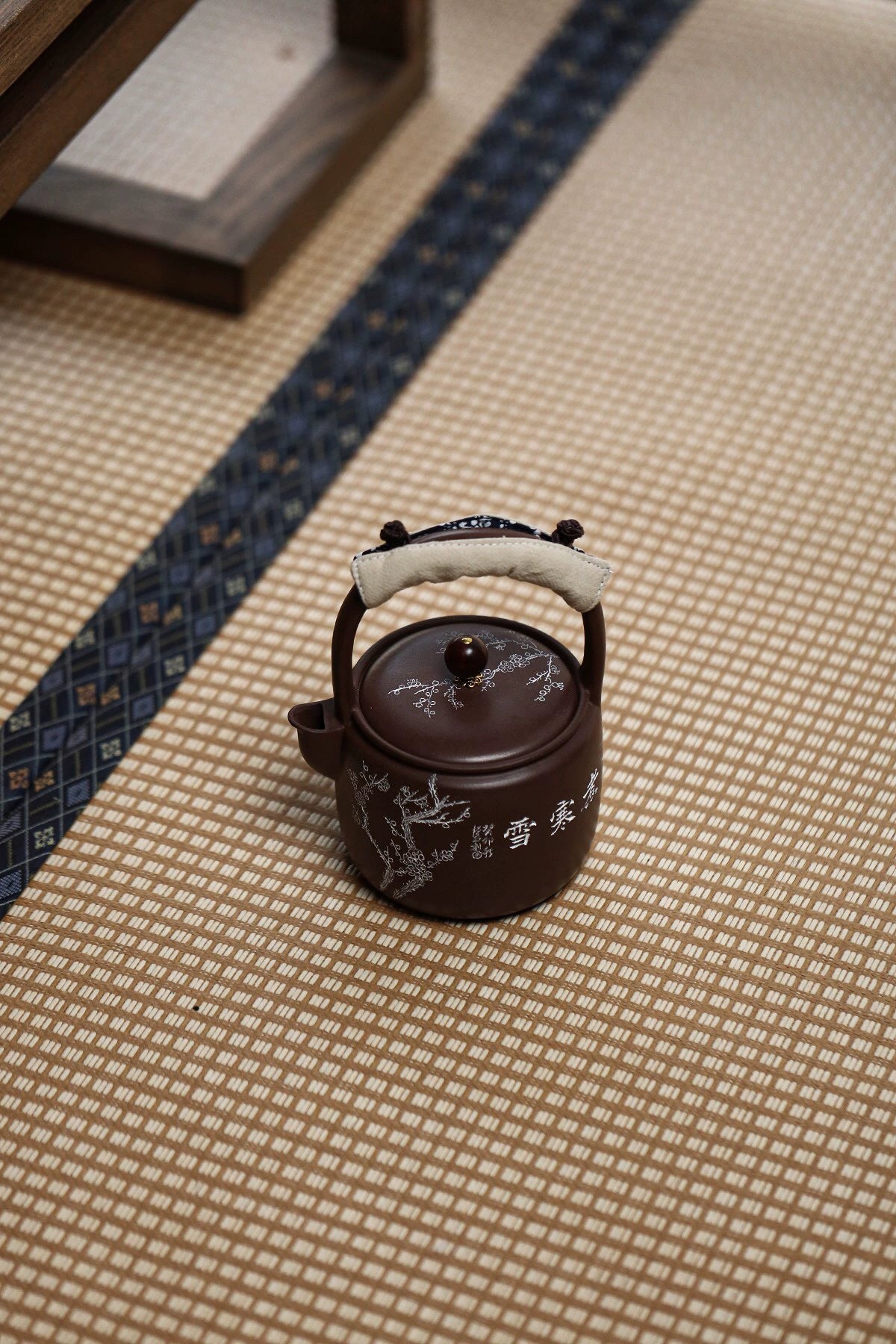 Artisan-made Yixing old purple clay kettle for tea brewing