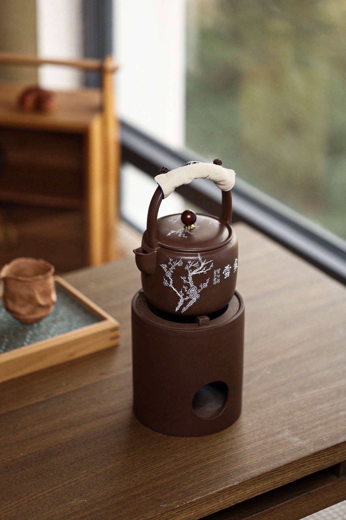 Traditional Yixing purple clay water-boiling kettle and stove