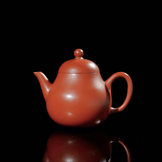 Yixing Zisha vermilion clay teapot in classic pear shape for oolong and rock tea brewing