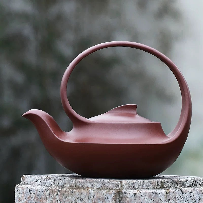 Qu Pot teapot with biological aesthetics, spiral rhythm lines symbolizing song, dual award-winning ceramic artwork