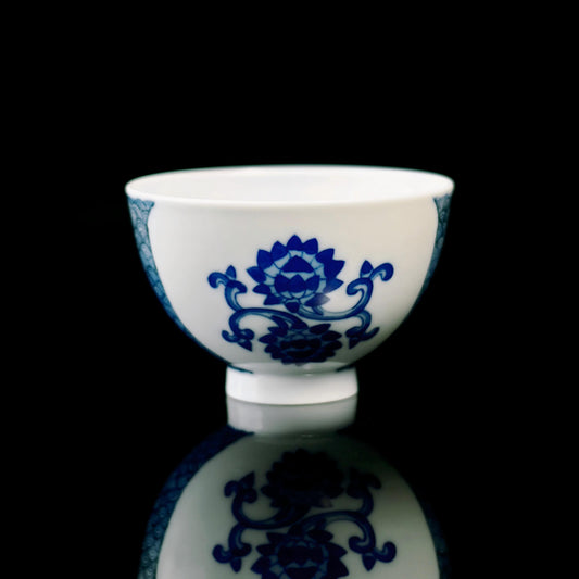 Saanwu Studio Yuan Dynasty style hand-painted blue and white underglaze teacup, 100ml capacity